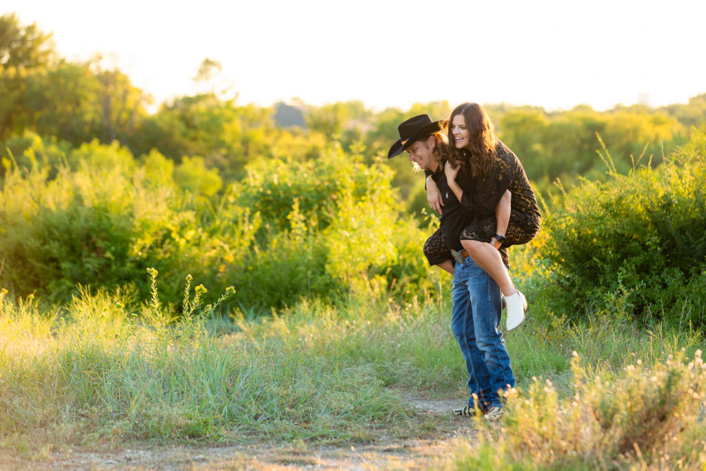 Tandy Hills Summer Engagement Session