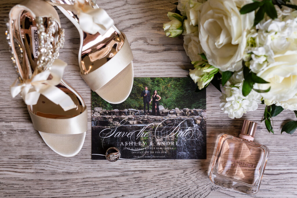Dallas wedding photographers capture wedding details with bridal bouquet